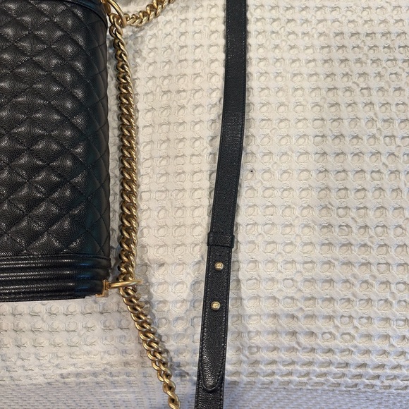 Authentic Chanel boy bag in excellent condition. - Picture 11 of 13